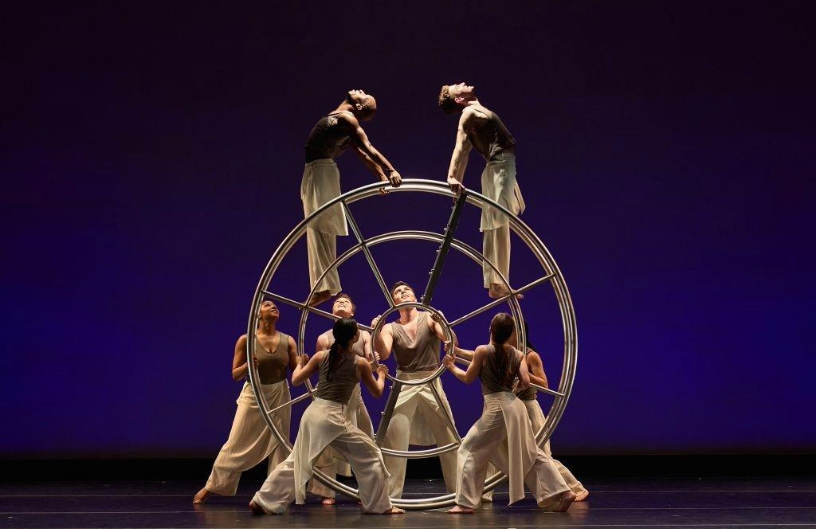 Carolyn Dorfman Dance Seeks Male Presenting Dancers For 2025-2026 Season